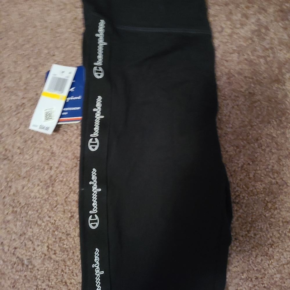Girls champion leggings. Med.